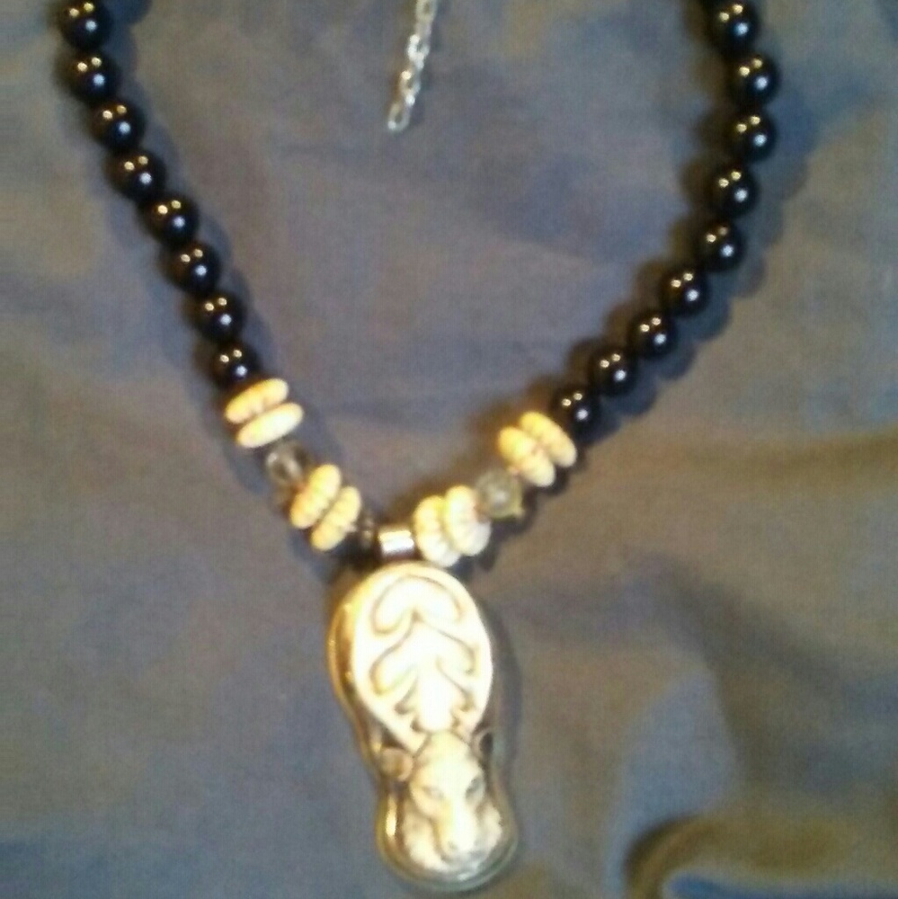 Ladies necklace